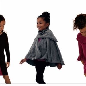 Adorable Eggi Poncho/Cape, Size 4